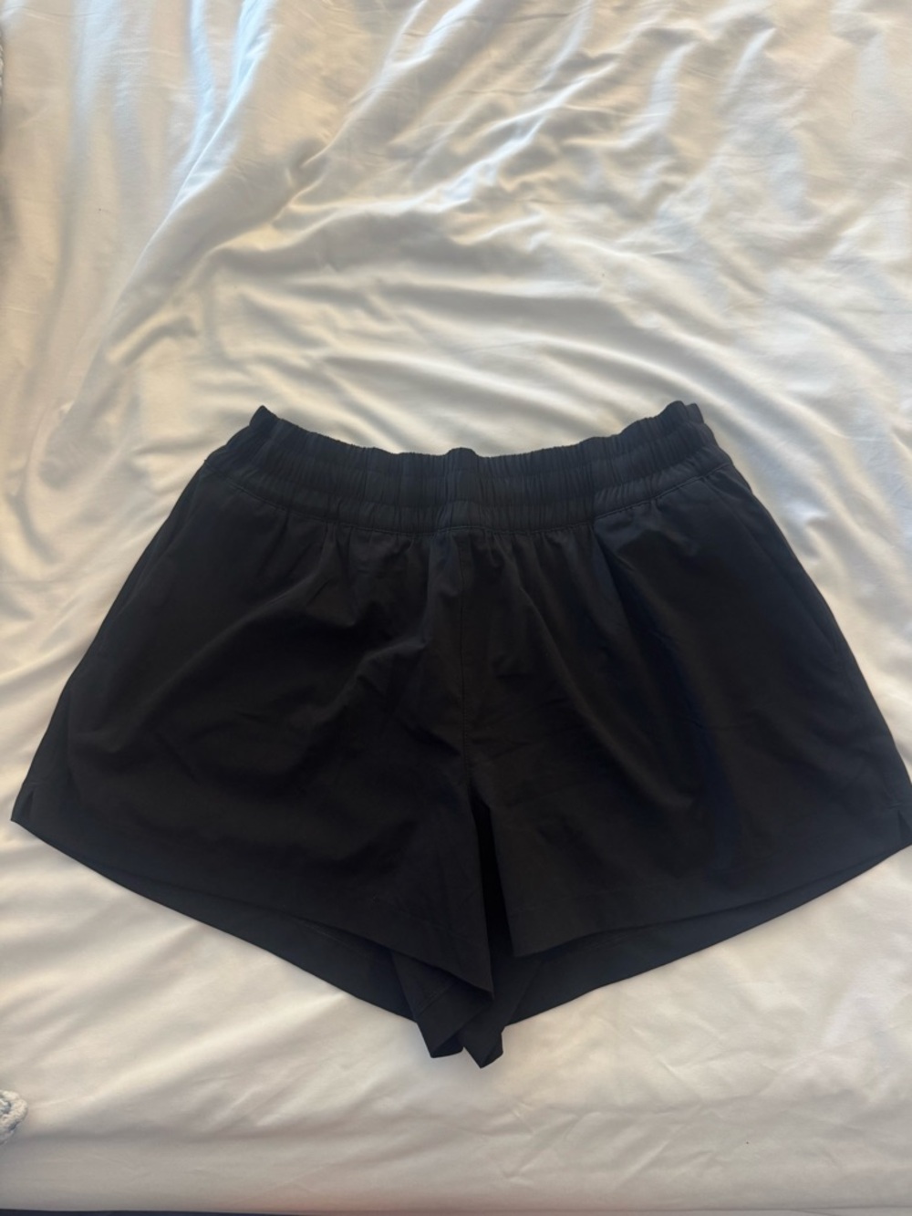 Athleta black mid rise weekender 3 inch